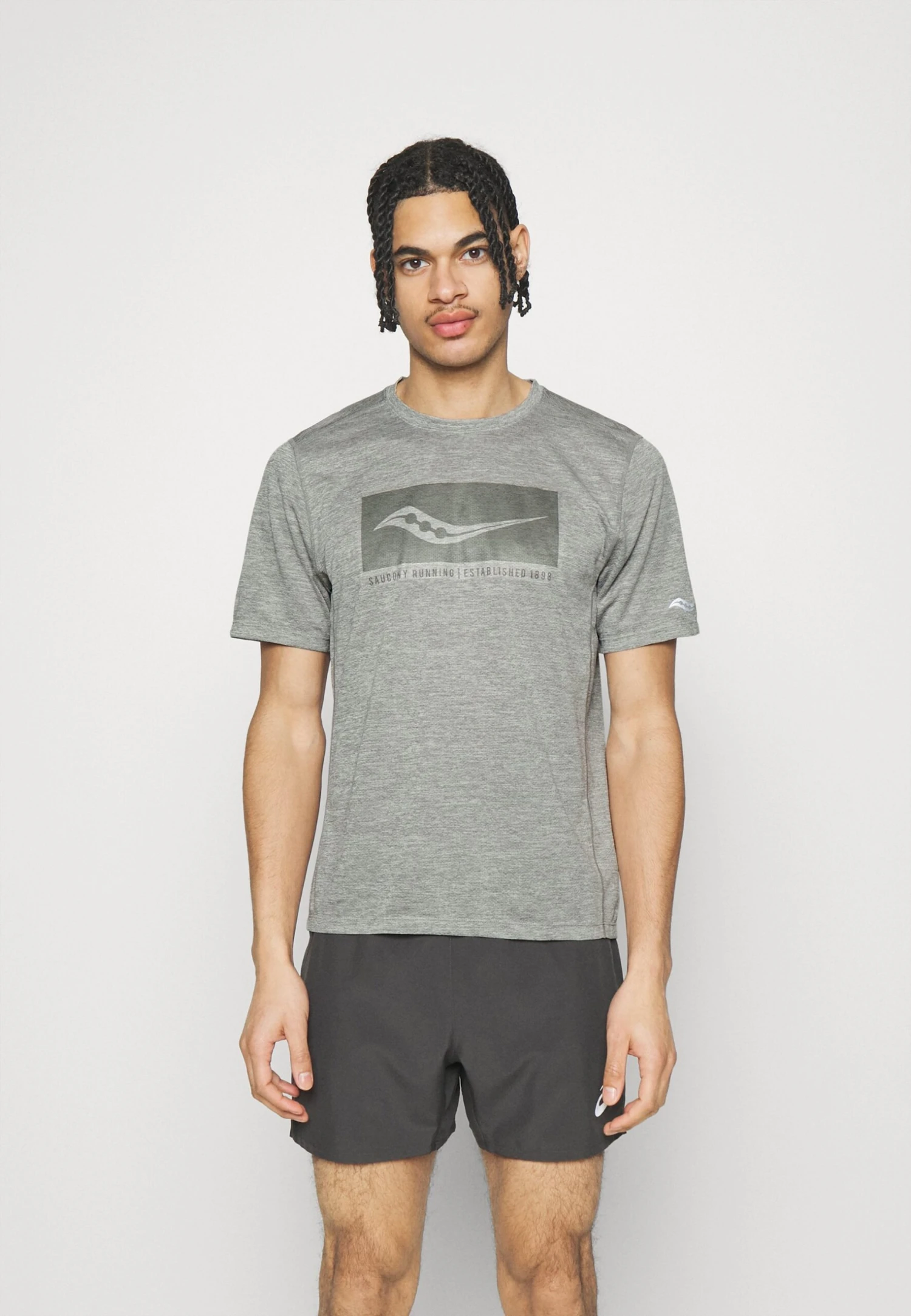 Saucony Stopwatch Graphic Short Sleeve - Sport T-Shirt - Light Grey Heather Graphic 3 Saucony Stopwatch Graphic Short Sleeve - Sport T-Shirt - Light Grey Heather Graphic