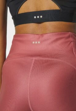 Saucony Pinnacle 8" Tight Short - Legging - Apple Butter -Saucony 5ba82c9e1db5481bb028452bdb8fc1de