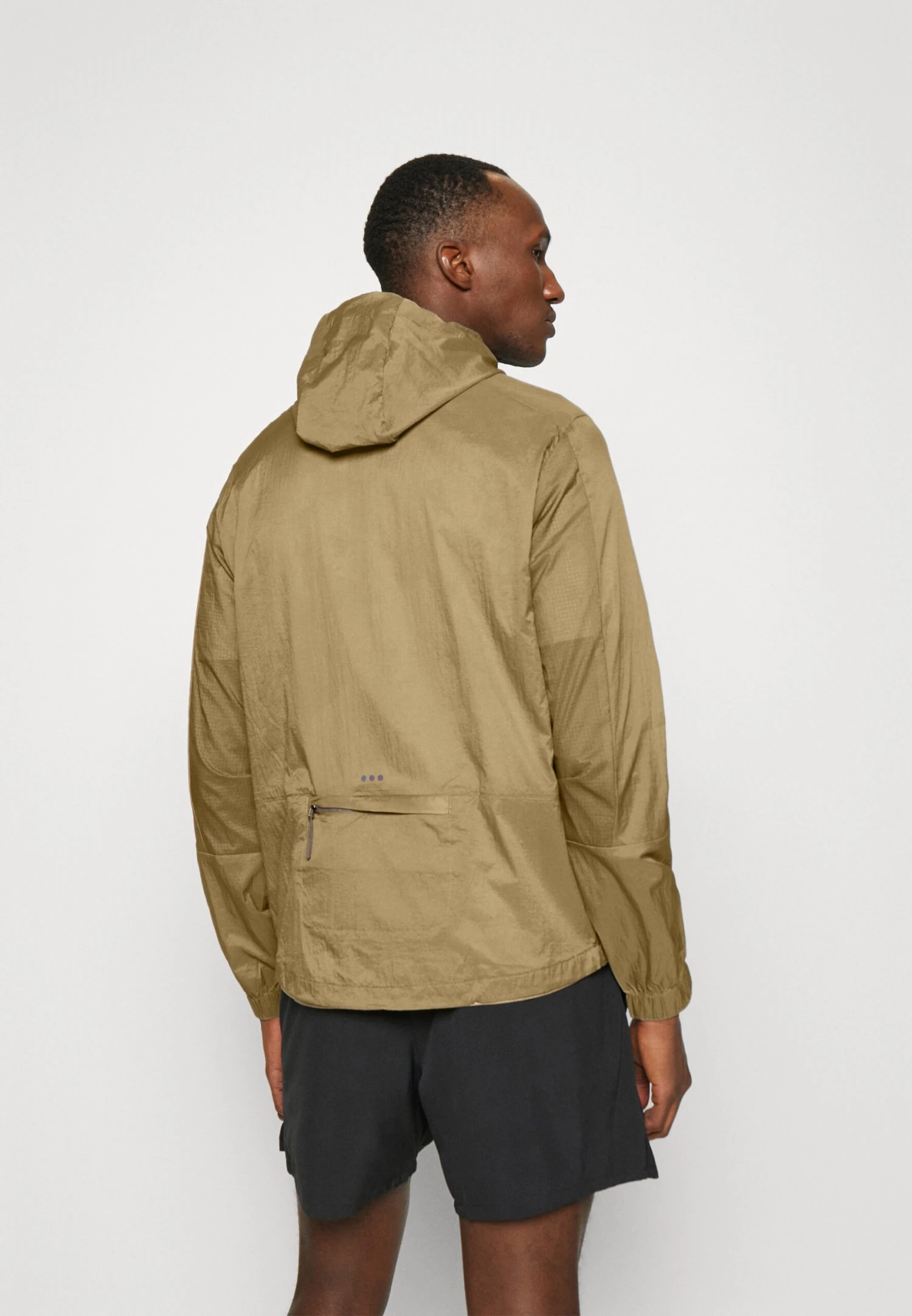 Saucony Elevate Packaway Jacket - Runningjack - Pewter 5 Saucony Elevate Packaway Jacket - Runningjack - Pewter - Afbeelding 3