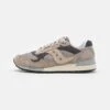 Saucony Shadow 5000 - Sneakers Laag - Sand/White