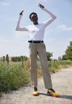 Saucony Endorphin Trail - Trail Hardloopschoenen - Vizigold/Vizired -Saucony d1350a2c5e1c43da8c5c7461d34db1d6