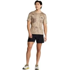 Saucony Shirt Met Korte Mouwen - Explorer - Pewter Tie Dye Print -Saucony saucony explorer short sleeve shirt pewter tie dye print 3 1451870