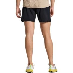Saucony E. Utility 6" Shorts - Zwart -Saucony saucony explorer utility 6 shorts black 4 1451773