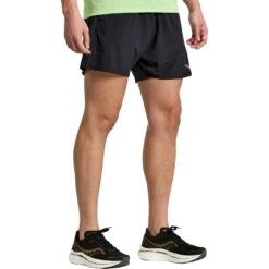 Saucony Outpace 5" Shorts - Zwart -Saucony saucony outpace 5 shorts black 3 1451763