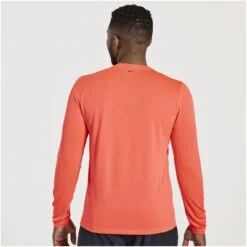 Saucony Stopwatch Graphic Shirt Met Lange Mouwen - Vizi Red Graphic -Saucony saucony stopwatch graphic long sleeve shirt vizi red graphic 3 1326312